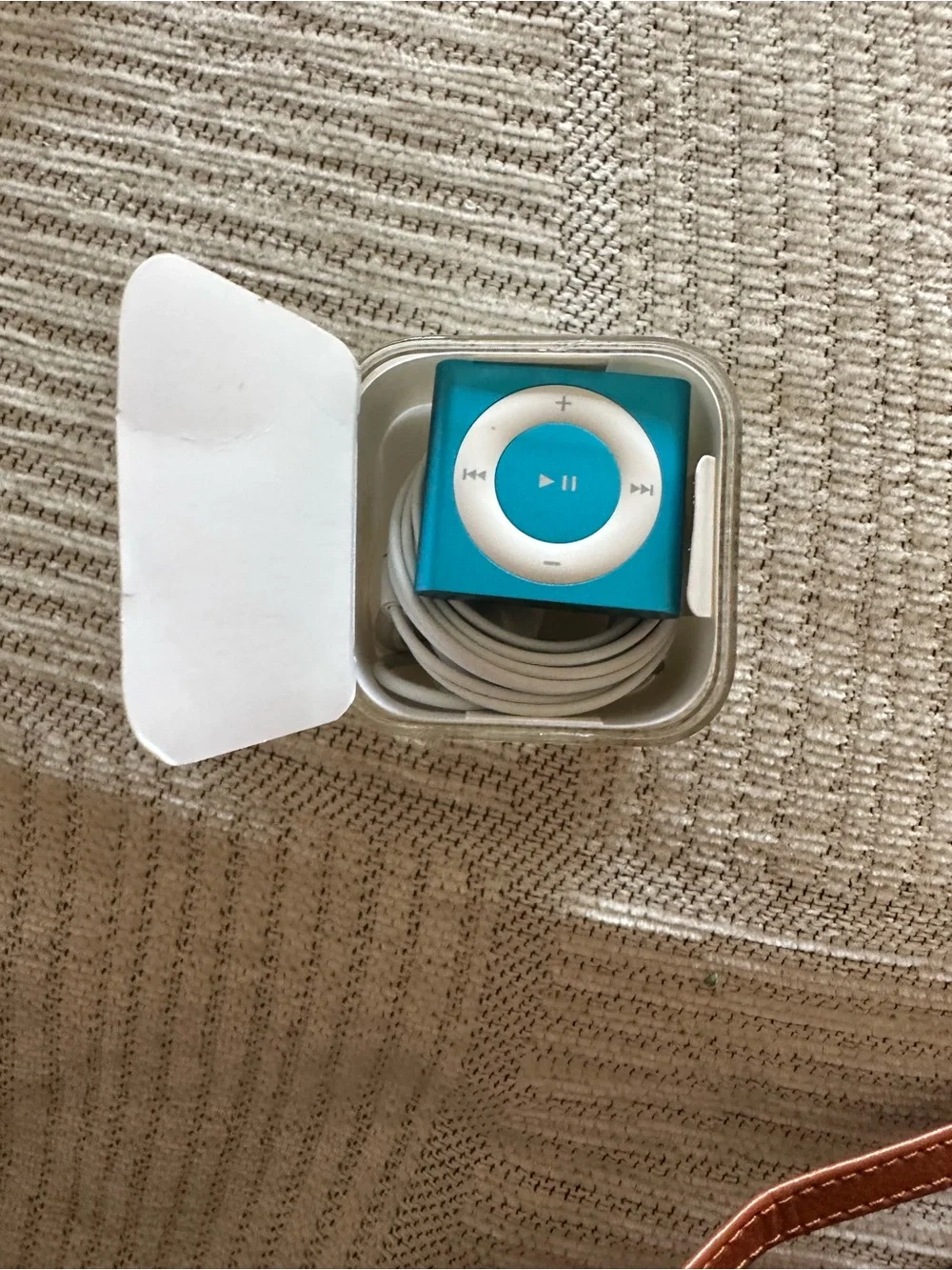 2gb Blue iPod Shuffle with Accessories- original packaging-never used.